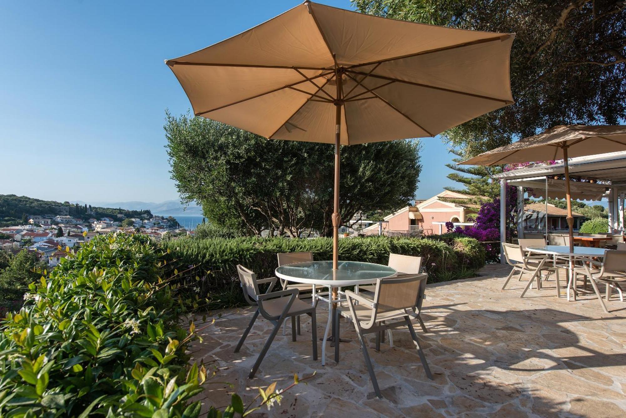 Lofos Hotel Kassiopi Exterior foto