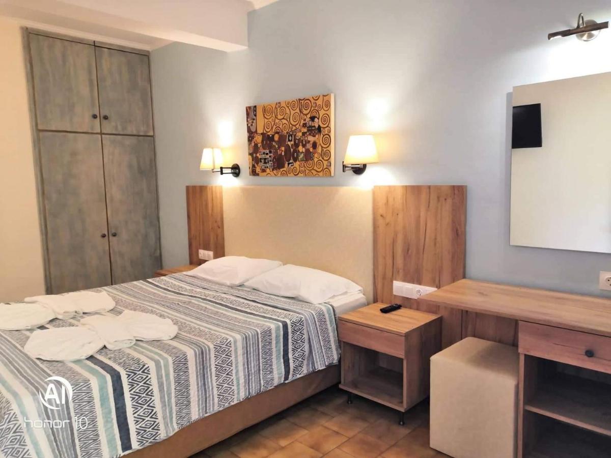 Lofos Hotel Kassiopi Exterior foto